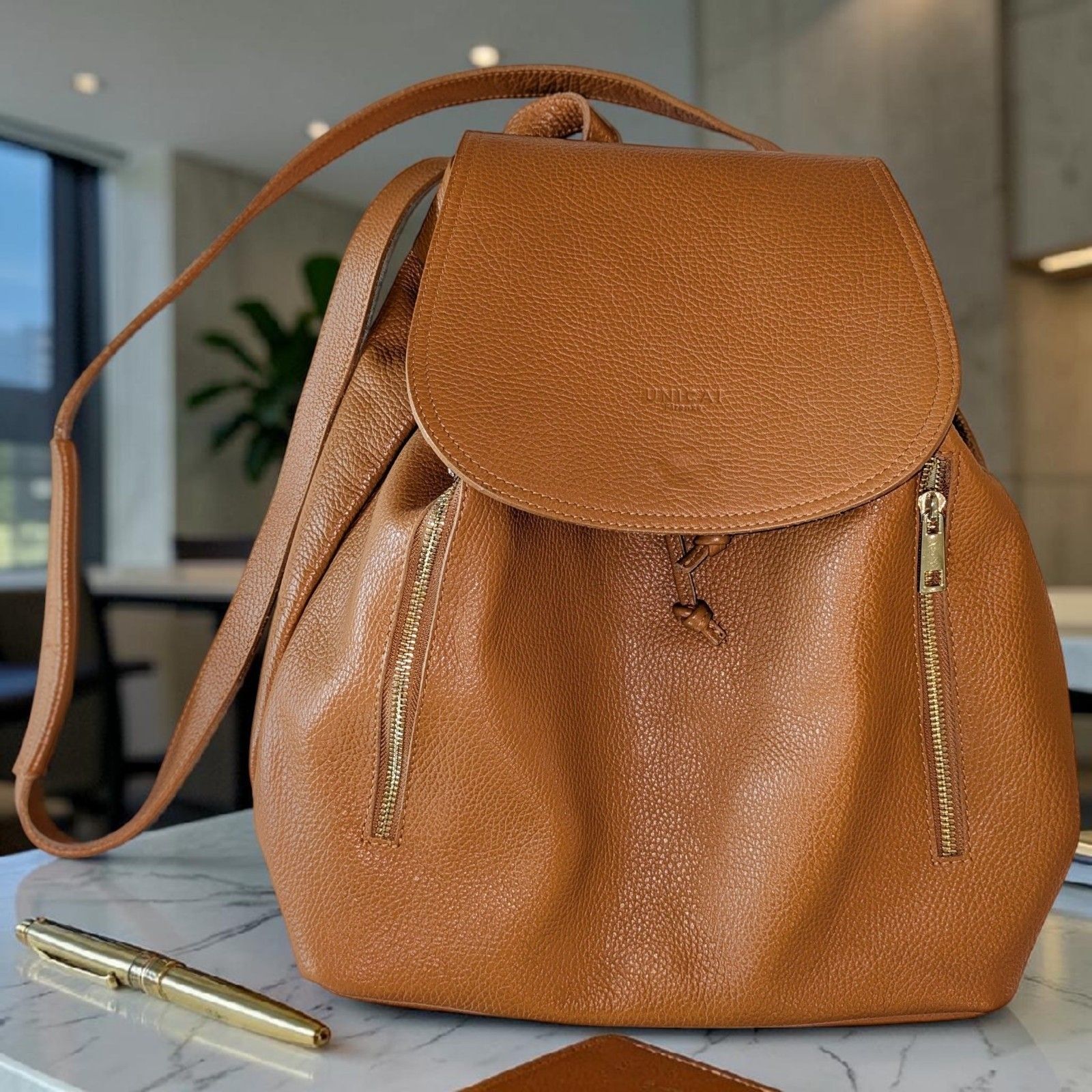 Vera Pelle Italian Leather Camel Convertible Backpack Shoulder Bag Pebbled